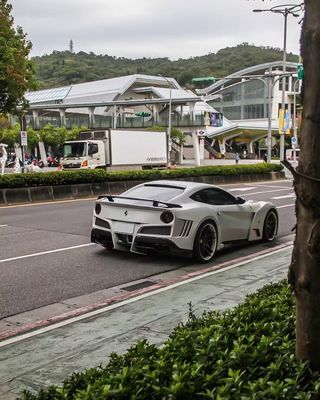 Ferrari F12 Carbon Fiber body Kit F12 Novitec N-largo style front and rear bumper wheel arch F12 front lip diffuser spoiler
