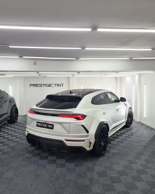 Lamborghini Urus Carbon fiber body Kit URUS 1016 style carbon fiber front lip diffuser spoiler hood wheel arch