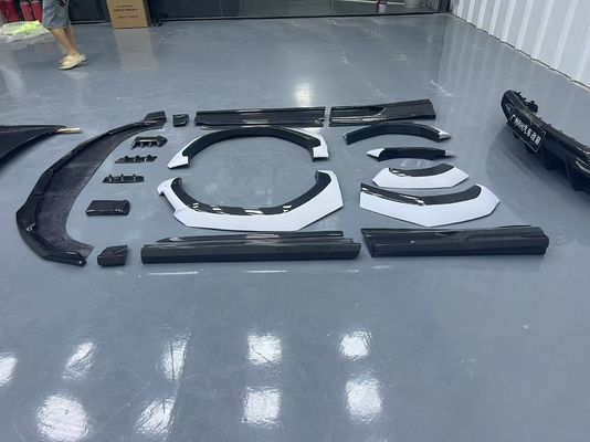 Lamborghini Urus Carbon fiber body Kit URUS 1016 style carbon fiber front lip diffuser spoiler hood wheel arch