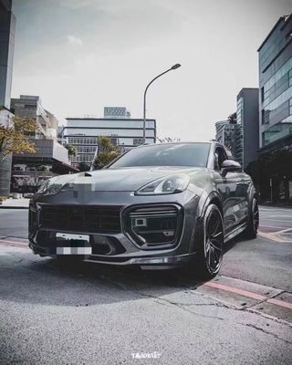 Cayenne Carbon Fiber Body Kit for Porsche Cayenne MTR Dry Carbon Fiber Body Kit Front and Rear Bumpers