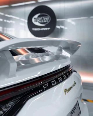 Auto Parts for Porsche Palamela 971 Spoiler the Palamela 971 Was Upgraded with a Techart Style Carbon Fiber Spoiler