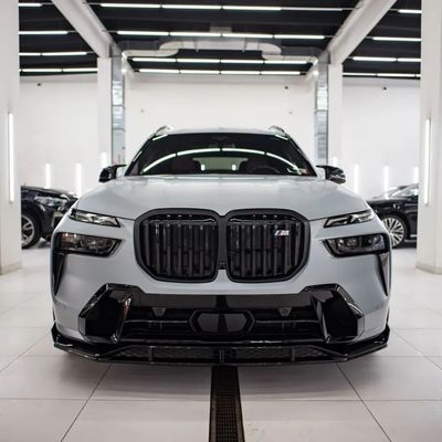 For BMW X7 Carbon Fiber Body Kit X7 Carbon Fiber Front Lip Diffuser Spoiler Hood Side Skirt Wide Body Kit