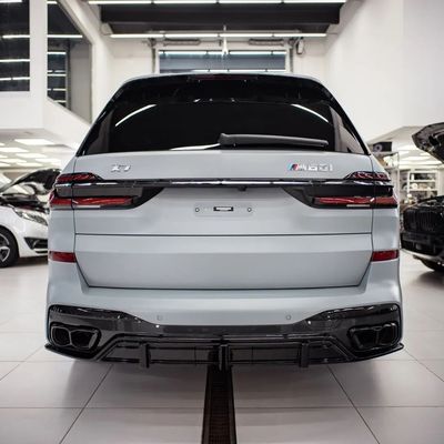 For BMW X7 Carbon Fiber Body Kit X7 Carbon Fiber Front Lip Diffuser Spoiler Hood Side Skirt Wide Body Kit